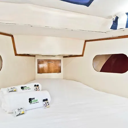 Bmyguest-evamia River Boat 3*
