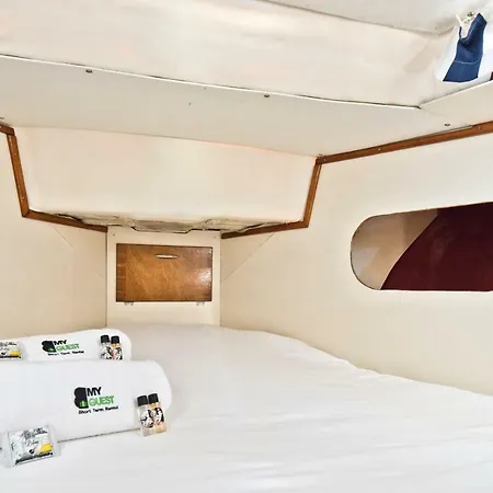 Hotel en barco Bmyguest-evamia River Boat 3*